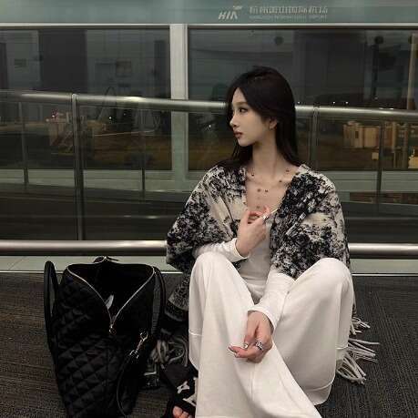 Ink black and white patterned autumn scarf, women's Korean version, versatile, high-end, warm cape shawl