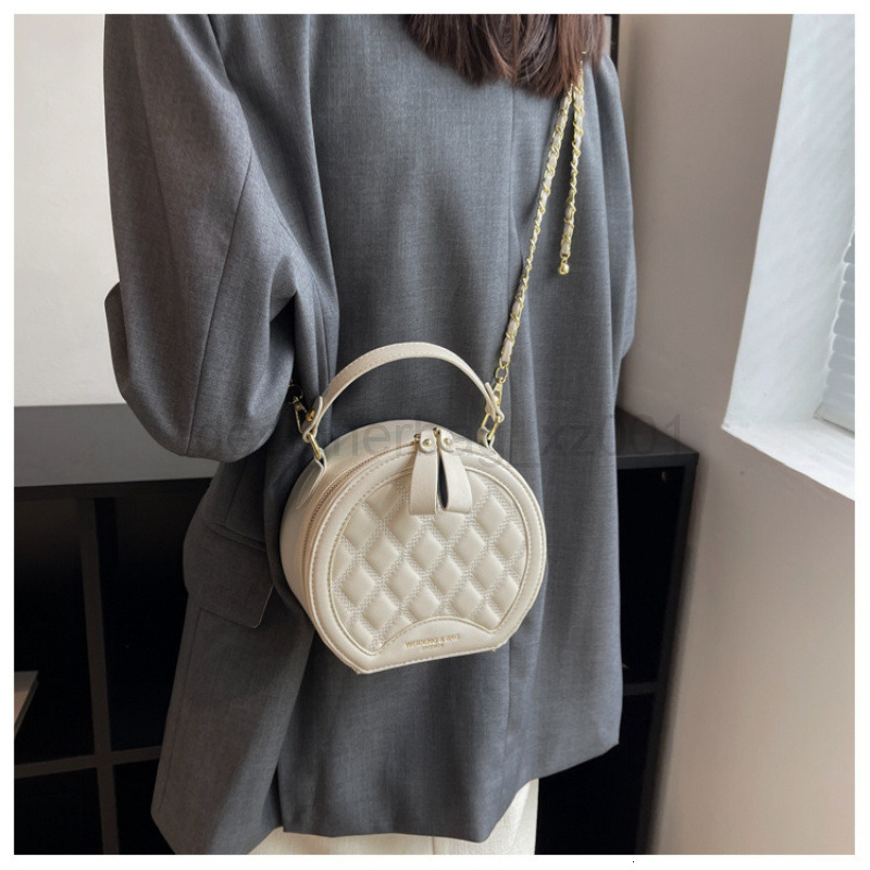 Classic Designer Bag Fashion 10a Top Nikiduncks Woman Handbagevening Bags This Years Popular Womens 2024 New Highend Handbag Handheld V
