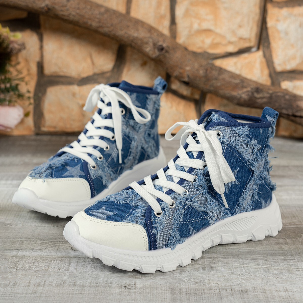 2024 new high top women's denim five pointed star plus size lace up versatile sports and leisure single shoes