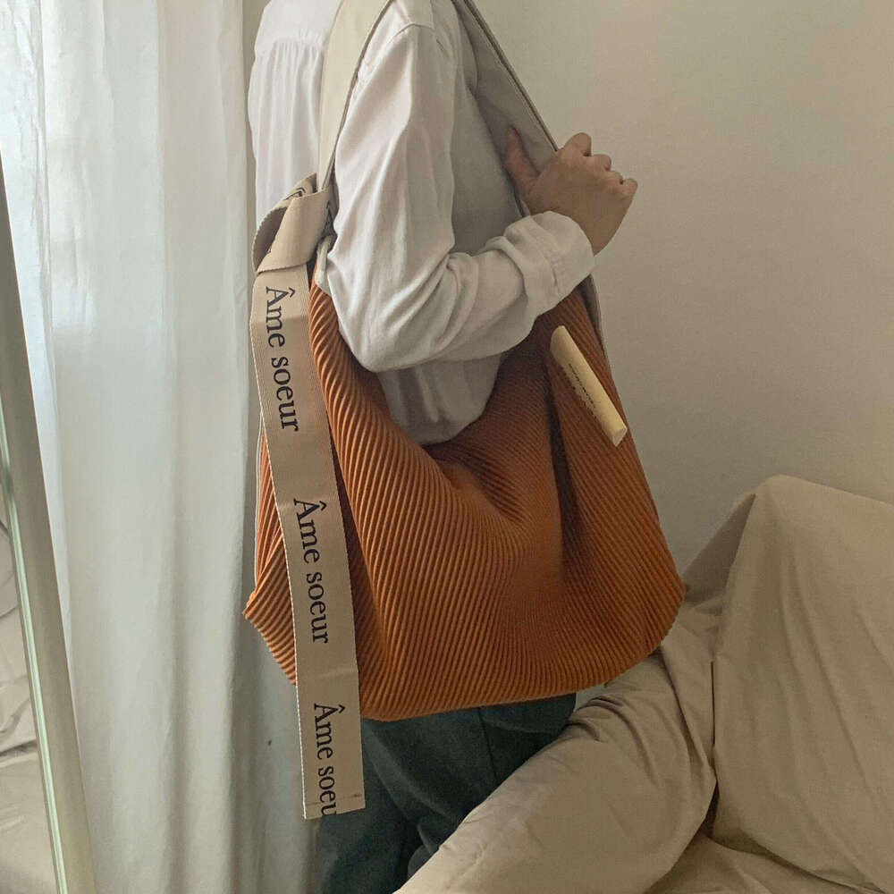 Creamcouch Manlaysian Minority Brands Cakebag Large-Capacity Ultra-Fiber Leather Bucket Pleated Ttter Bag For Women