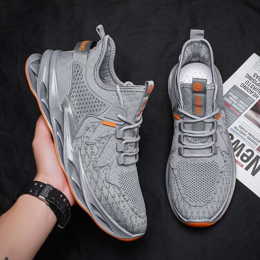 Leisure Men's Summer New Breathable Solid Color Trend Running And Sports Shoes