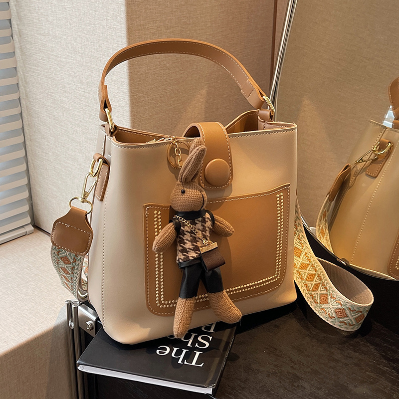 2025NEW New designer women s trend new trend high end fashion niche design broadband crossbody bag fashion trend bag