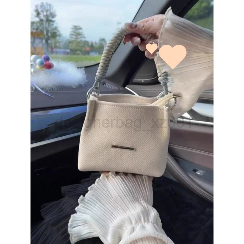 Classic Designer Bag Fashion 10a Top Nikiduncks Woman Handbagevening Bags Soft Handheld Bucket Highend Texture Niche Design Simple and