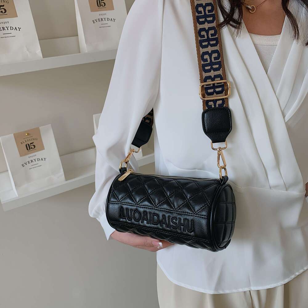 Designer Bag A Lady Fashion Trend Cross-Body Bag, Diamond Wide Shoulder Strap Design, Suitable For Daily Use