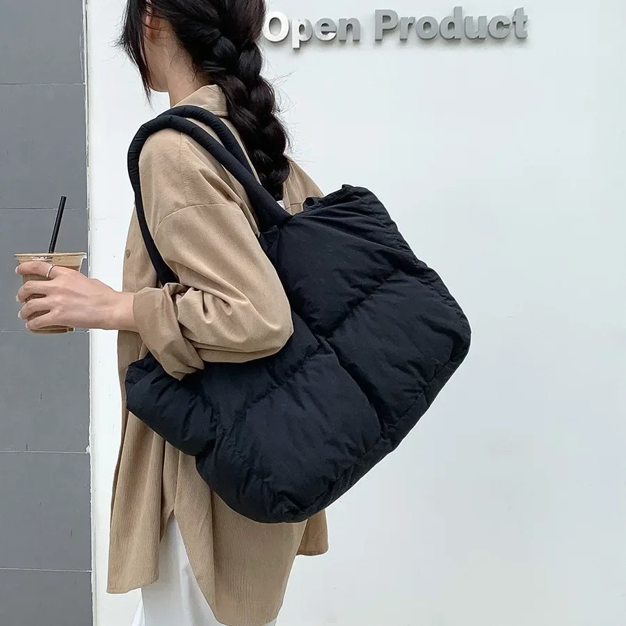 Cotton padded handbag large blanket womens shoulder bag fluffy space handbag womens warm soft shopping bag241106