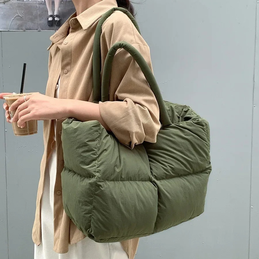 Cotton padded handbag large blanket womens shoulder bag fluffy space handbag womens warm soft shopping bag241106