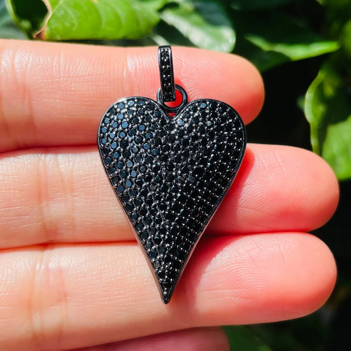 5 pieces of Micro Pave heart-shaped charm sparkling exquisite gold-plated pendant womens necklace bracelet jewelry production accessories wholesale 24