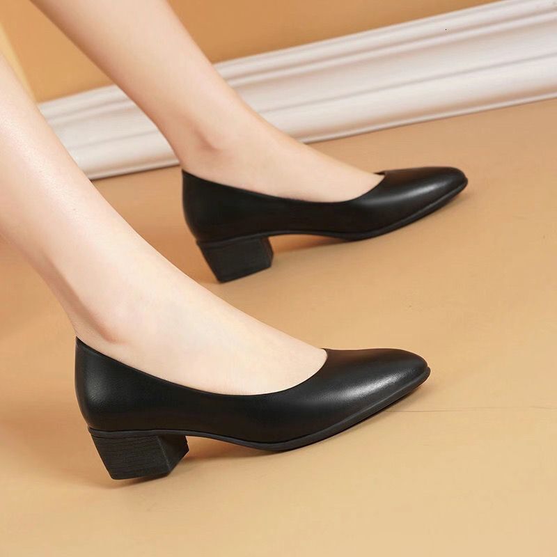 Sophisticated Black UNMUN Leather Pumps for Women - Durable and Slip Resistant Shoes Suitable for Business Attire