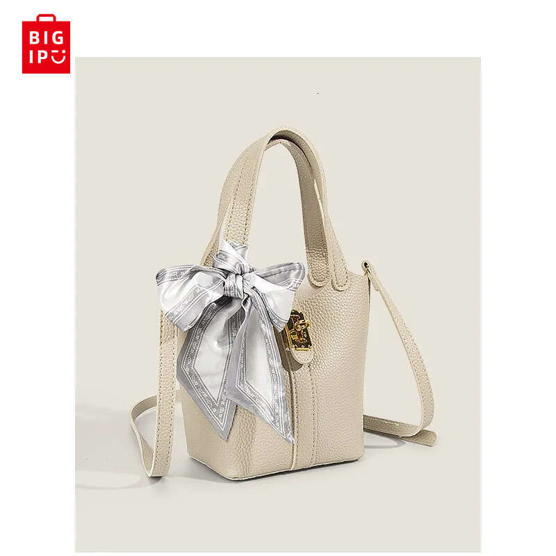 Designer Bag High-Grade Bag New Fashion Scarf Handbag Bucket Bag Texture Joker Shoulder Messenger Bag French