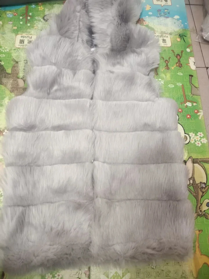 Old Fashion Women Faux Fur Vest Hooded Winter Warm Sleeveless Coats for Young Lady 241104
