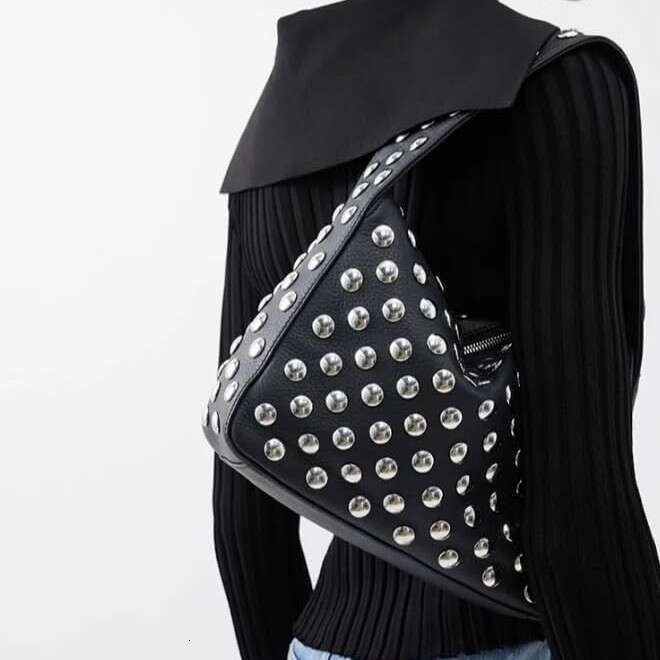 2024 OLOEY Autumn/Winter New Rivet Underarm Street Trendy Punk Women's Shoulder Bag Handbag