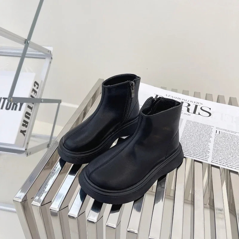 Kid Shoe Child Fashionable Short Boot Simple Girl Single Boot Soft Sole Leather Shoe Anti Slip Bare Boot Winter Casual Shoe 241106