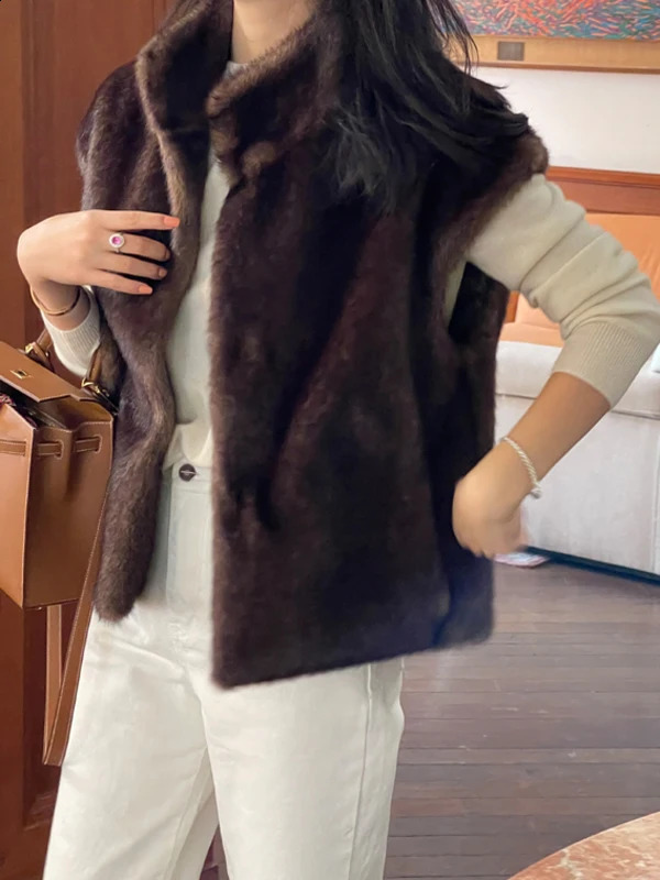 y Faux Fur Vest Korean Fashion Women Winter Fall n Solid Color High Quality Coats Sleeveless 241104