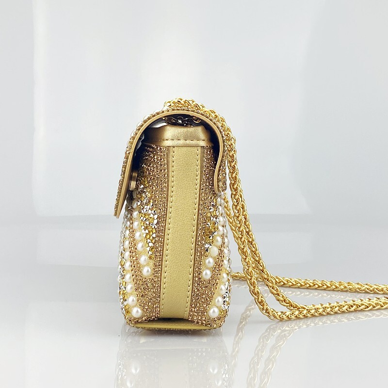 High Quality Triangular Designer Pearl Exquisite Money Bag Handbag