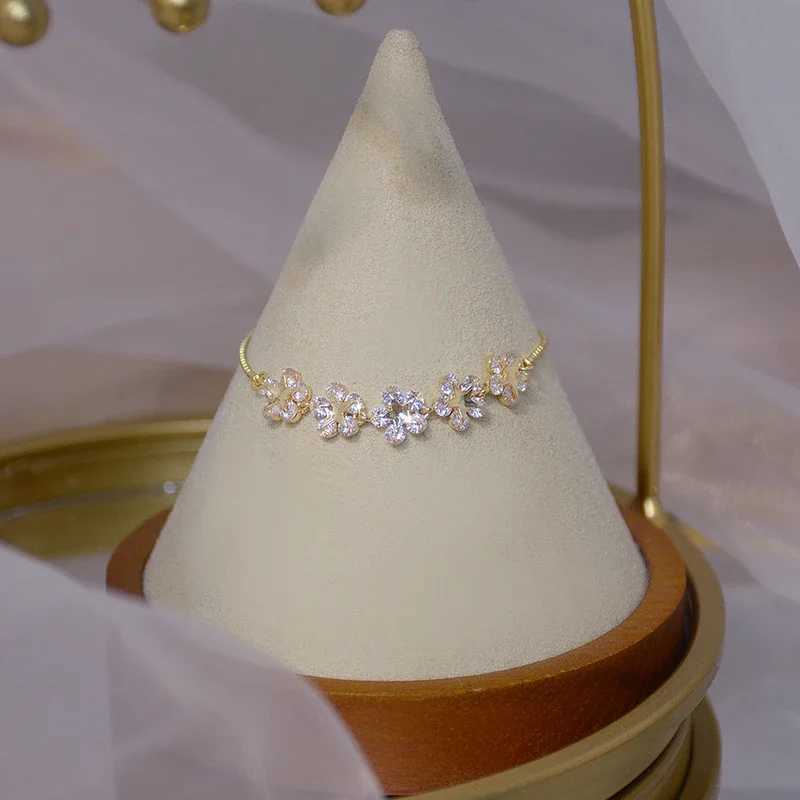 Korean hot fashion jewelry 14K real gold copper plated AAA zircon inlaid bracelet with floral elasticity adjustable temperature bracelet X241106