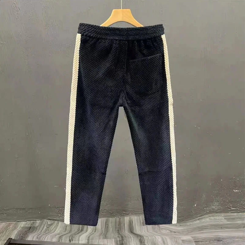 Mens Clothing Winter Trendy Vintage Contrast Color Patchwork Pants Casual Slim Pockets Straight Thick Velvet Warm Sweatpants 241104