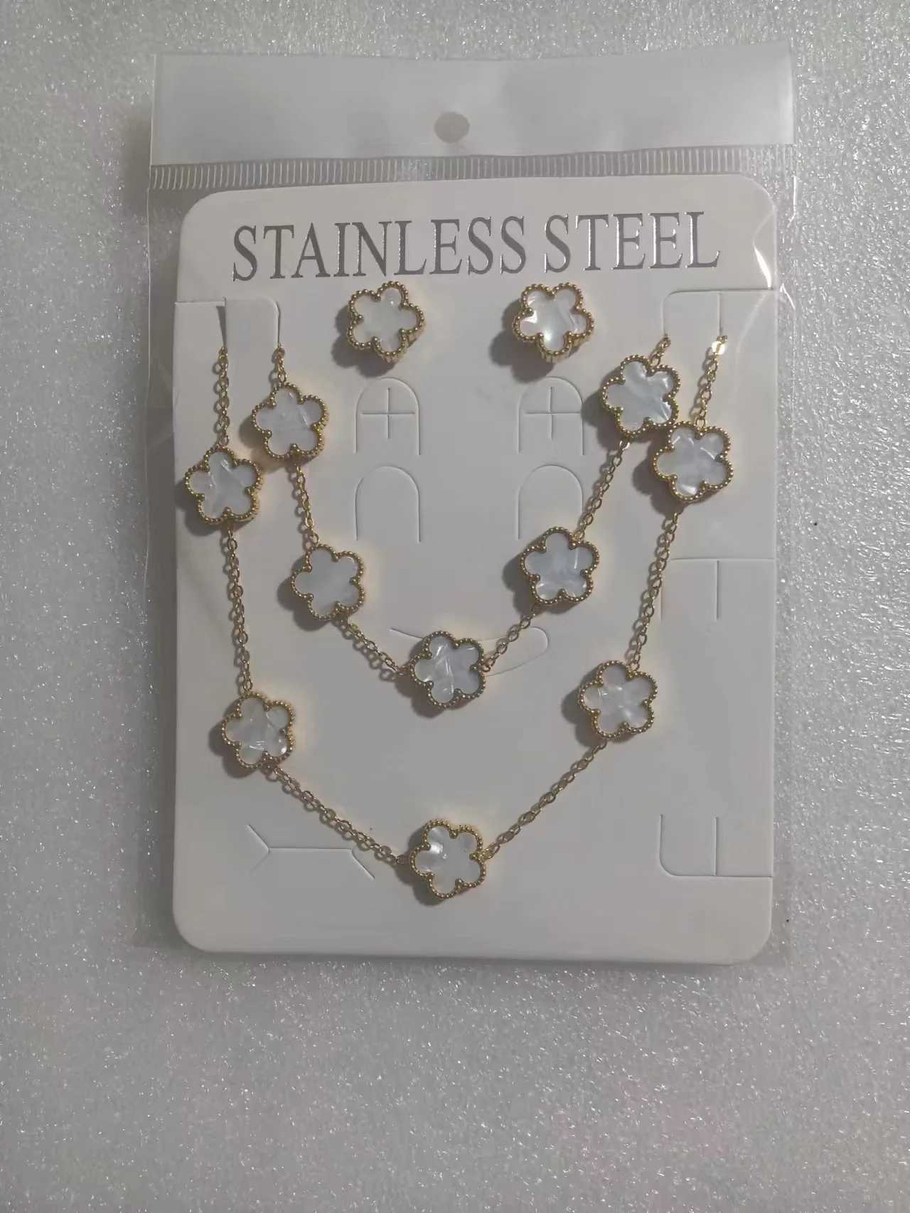 Hot selling factory five leaf plum blossom jewelry set acrylic creative bracelet earrings Wens stainless steel X241106