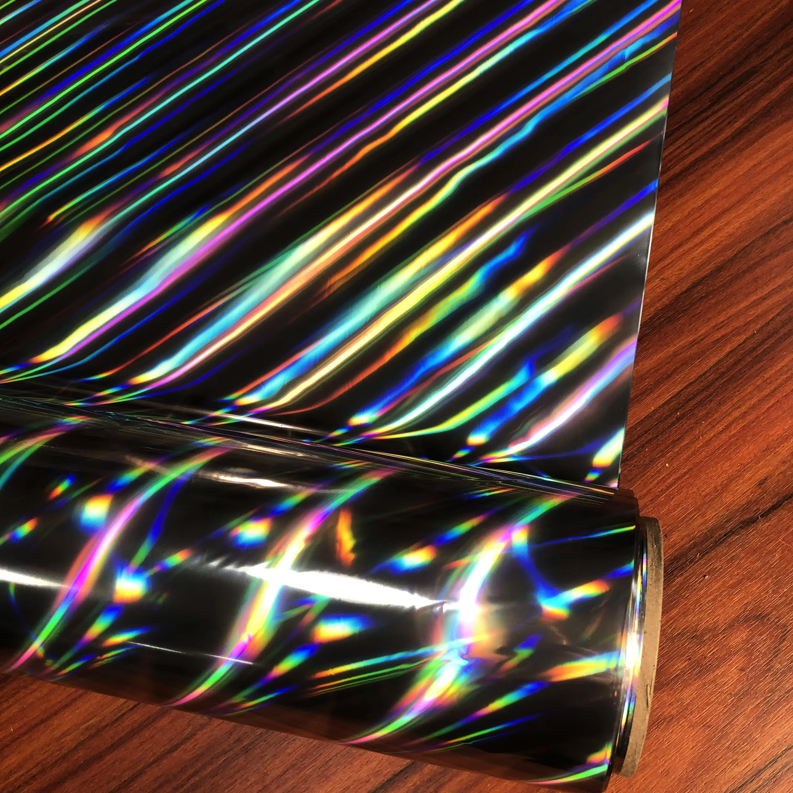 Eco-Friendly Holographic Gift Wrap - Reusable & Sustainable Packaging Paper