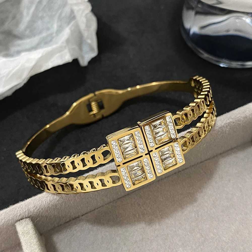 Luxurious square zircon stainless steel cuff bracelet suitable for warm and waterproof Geely gold and silver colored wristband jewelry X241106