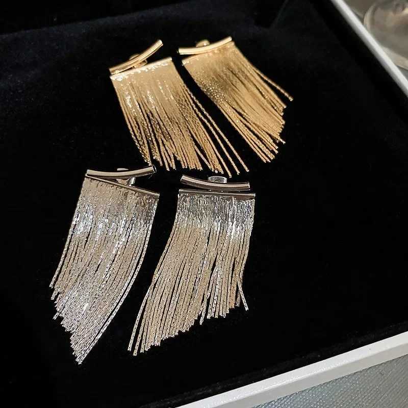 New Exaggerate Long Flow Su Asymmetric Gold Sparkling Pendant Earrings Suitable for Luxury Wedding Bridal Jewelry Accessories X241106