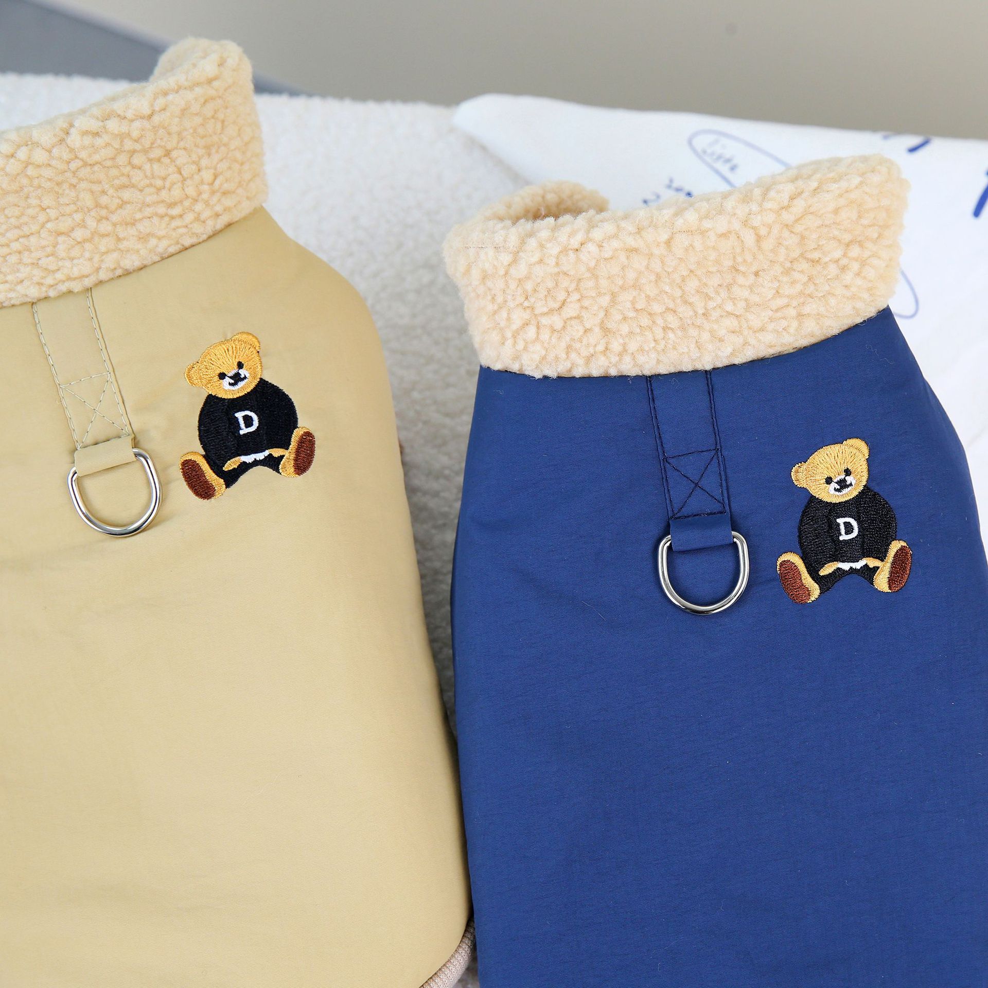 Trendy Design Winter Dog Coat Warm Fleece Dog Down Jacket with Traction Hook Dog Walking Clothes