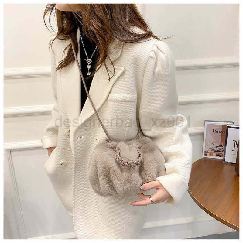 Fashion Classic Bag Designer 10a Top Nikiduncks Woman Handbagevening Bags Fluffy Womens New Style Straddle Handbag Cute Small Winter