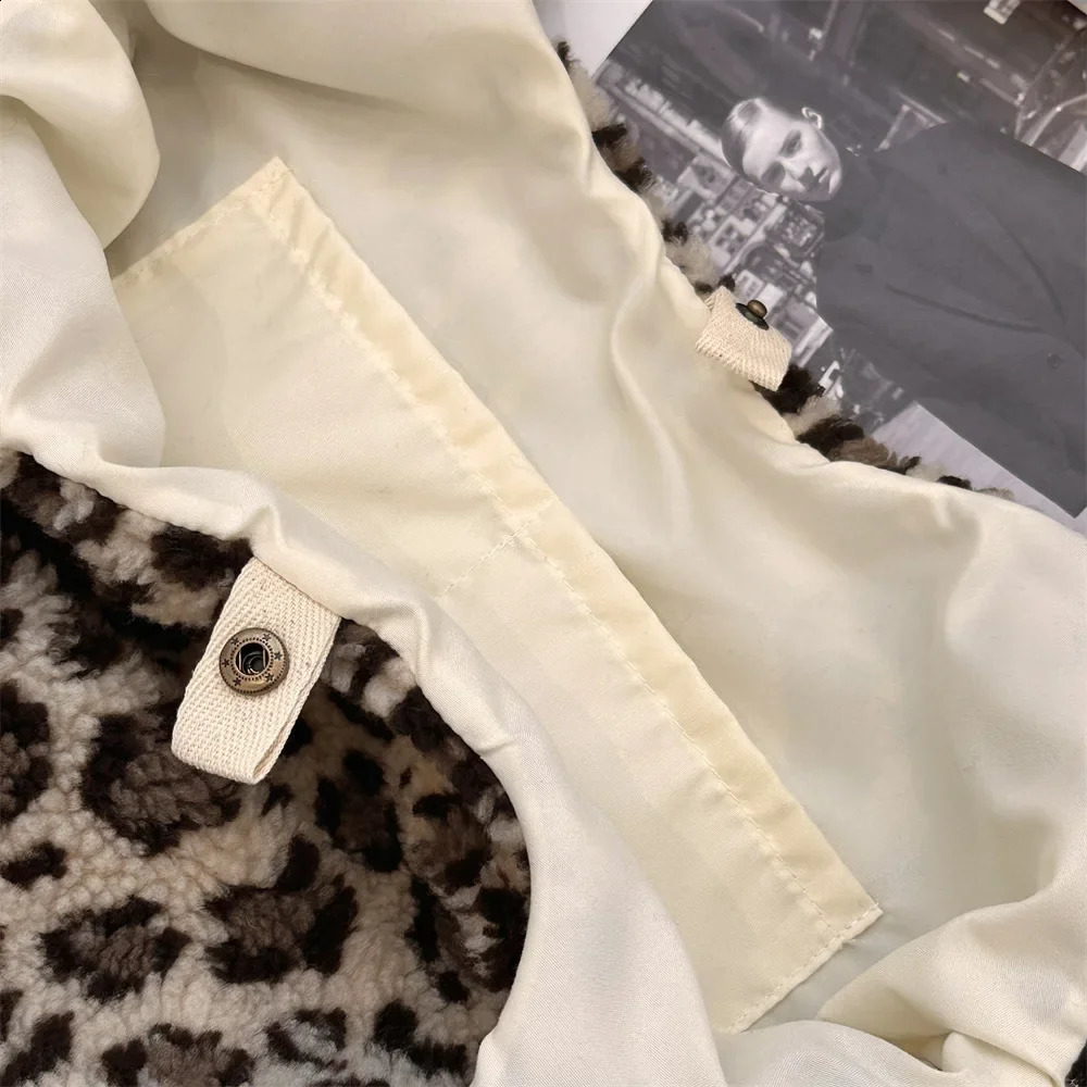 Winter plaid womens plush shoulder bag retro leopard print womens fur handbag large capacity womens artificial cashmere handbag 241105