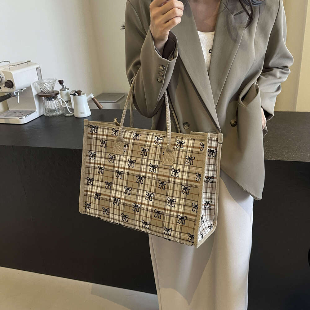 Designer Bag Checker-Carried Shopping Bag Canvas Bag Women's 2024 New Large Capacity Lightweight Travel Bag Men's Tote Bag Fitness Bag
