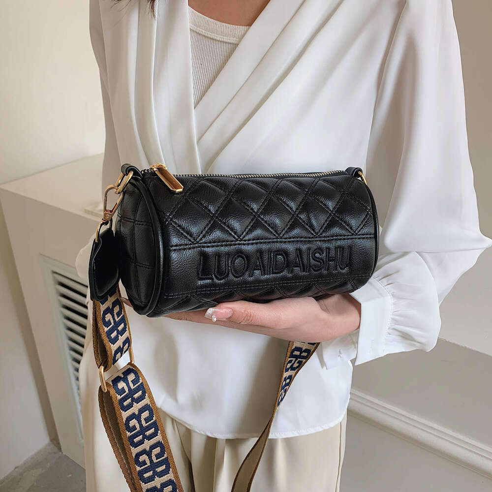 Designer Bag A Lady Fashion Trend Cross-Body Bag, Diamond Wide Shoulder Strap Design, Suitable For Daily Use