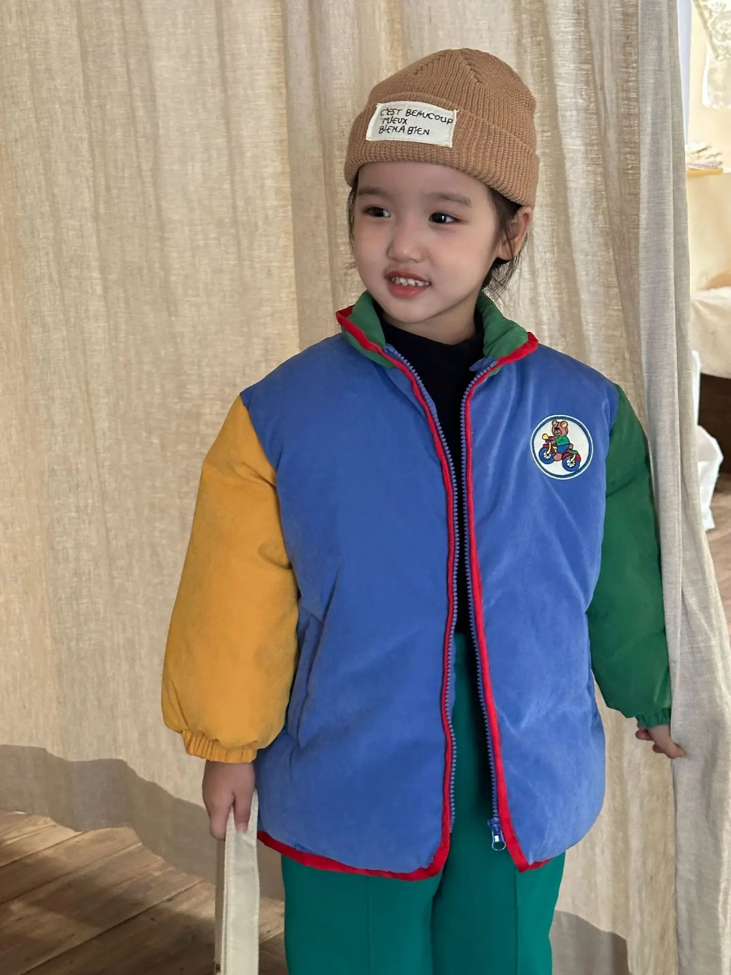 Autumn and winter vintage childrens cartoon bear down jacket thick cotton pad for young children and girls top fashionable boy baby splicing park 2411