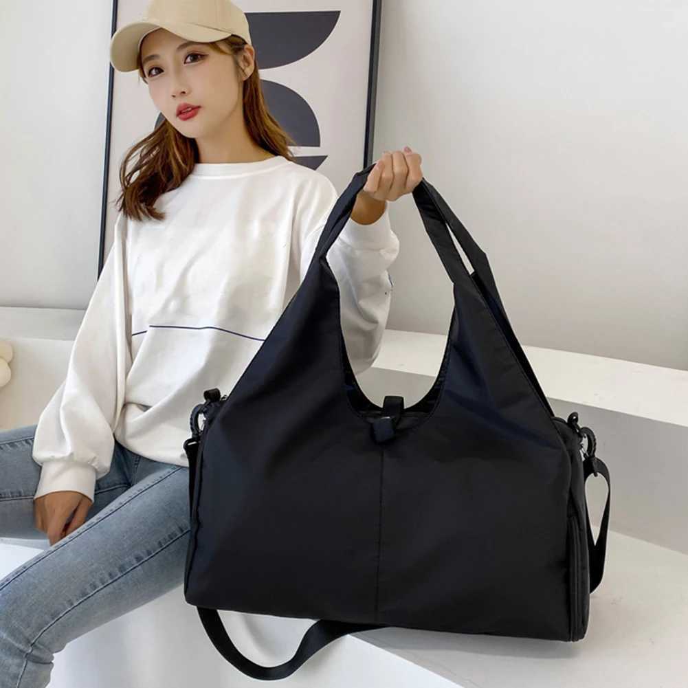 Outdoor Nylon Sports Gym Bags Yoga Men Women Training Fitn Travel Handbag Yoga Mat Sport Bag with Shoes CompartmentXJ241106