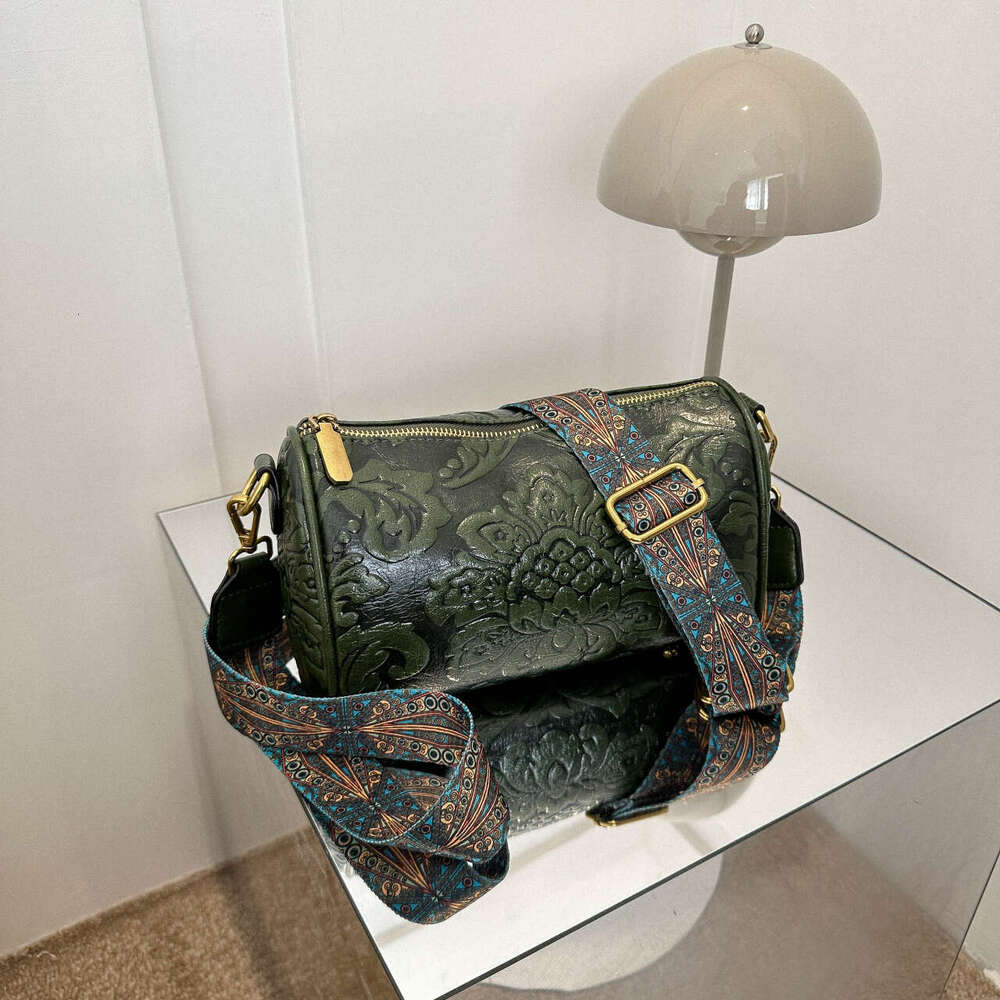 Designer Bag This Is A Super-Fashion Printed Messenger Bag, Printed Simple Solid Color, Suitable For Daily Work And Commuting.