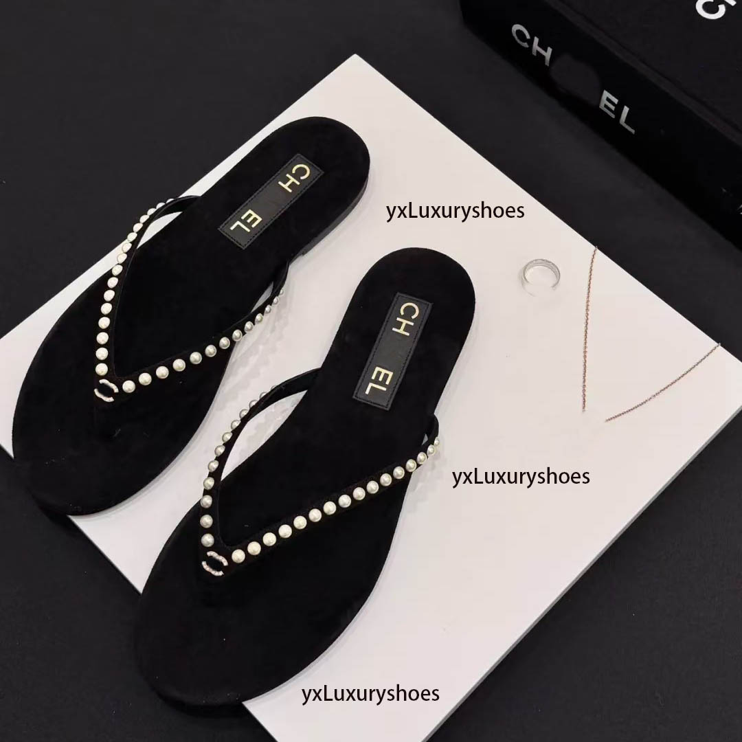 2025ss paris designer women new wide flat cc crystal flip flops, classic printed lettered channels chanellies beach casual sandals, diamond slippers sizes 35 42