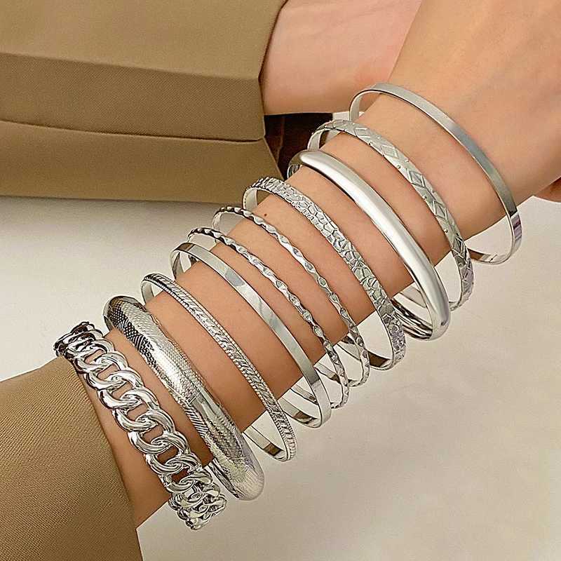 10 piece metal bracelet set suitable for Wenzhong style punk texture fashion jewelry classic holiday accessories gift 2023432 X241106