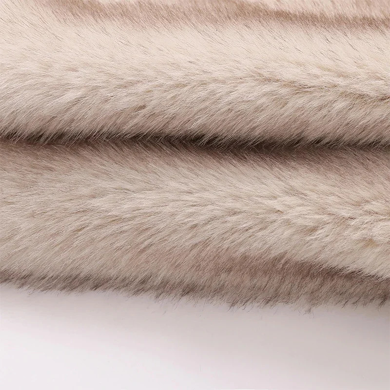Iconic Street Fashion Week Gardient Cropped Faux Coat Women Winter Cool Fluffy Short Fur Jacket 241106