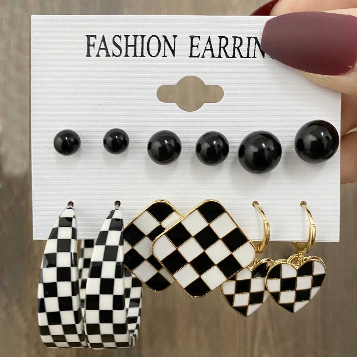 Fashionable Black Pendant Earring Set Suitable for Warm Chessboard Ladies Taiji Warm Earrings 2023 Fashion Jewelry Gift X241106