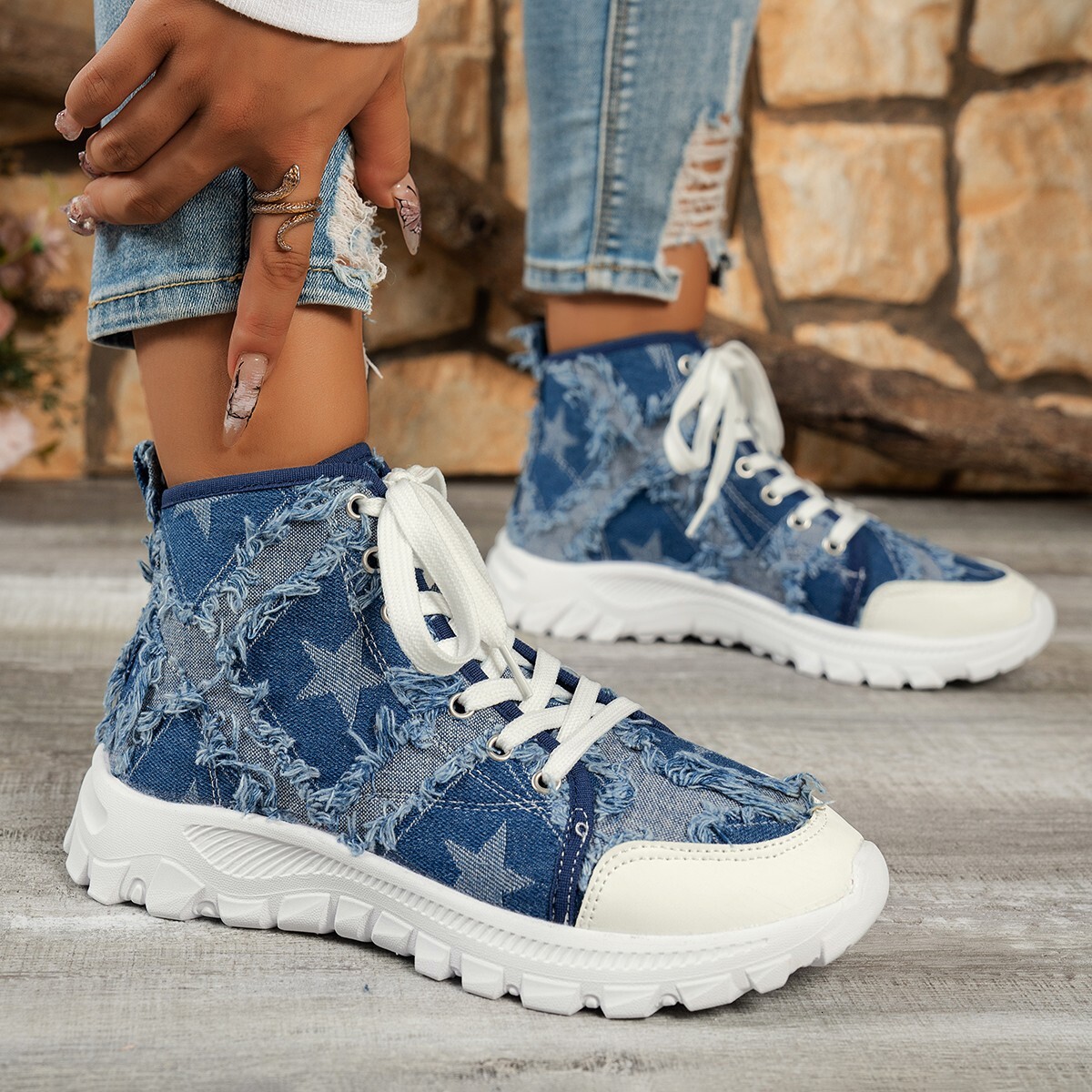2024 new high top women's denim five pointed star plus size lace up versatile sports and leisure single shoes