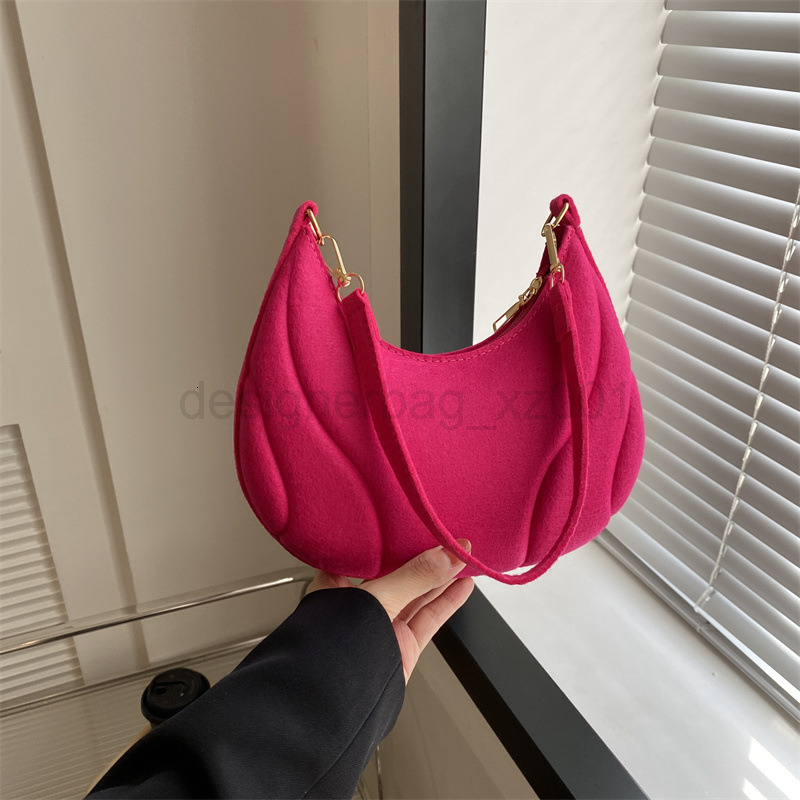 Fashion Classic Bag Designer 10a Top Nikiduncks Woman Handbagevening Bags 2024 Winter New Womens Half Moon Underarm Niche Design Highen