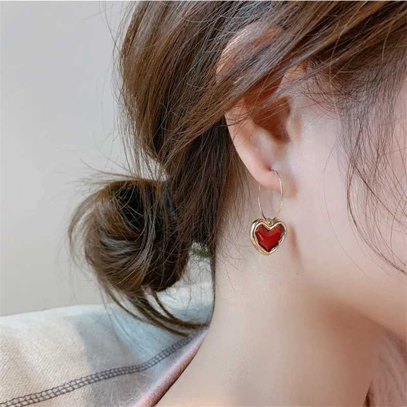 Sweet Burgundy Enamel Earrings Used for Text Gold Metal Peaches Pendants Retro Jewelry Girls Brinks X241106