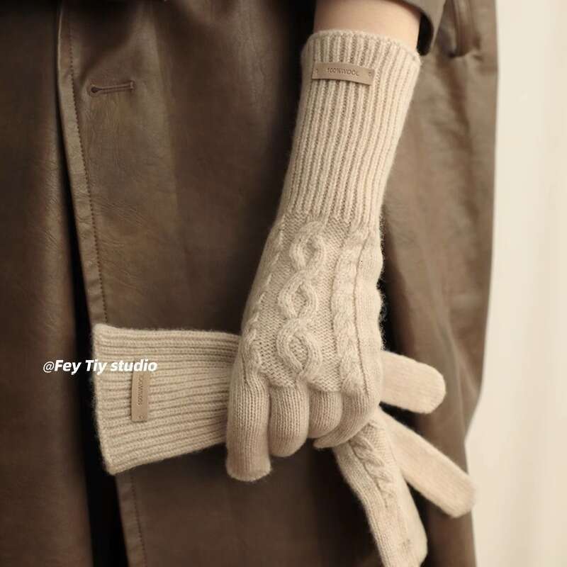 Warm in autumn and winter Solid men's ins style Premium thickened 100 wool Fried Dough Twists gloves for women