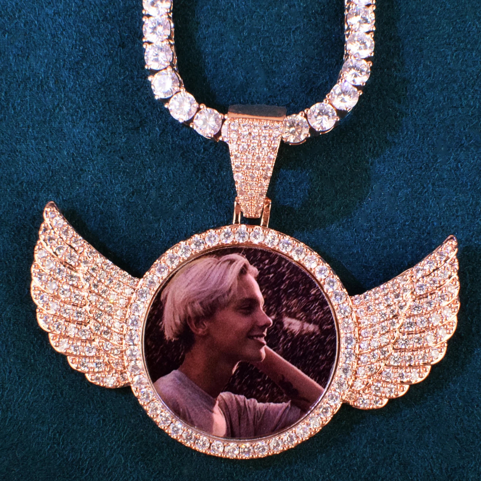 Hip-Hop Custom Angel Wing Photo Pendant: Personalized Memory Circle Picture Chain dh910320090