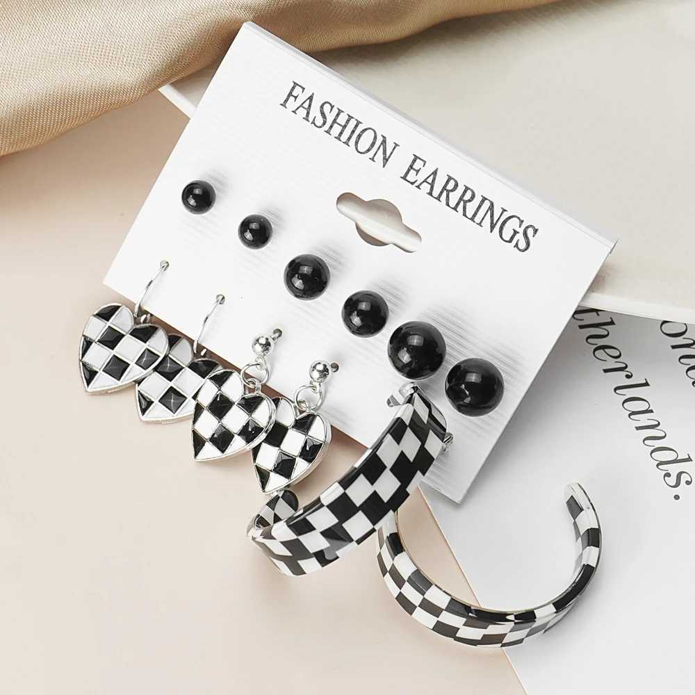 WIFE Retro Geely Plaid Pendant Earring Set Suitable for Warm Fashion Black and White Latte Earrings 2022 Jewelry X241106