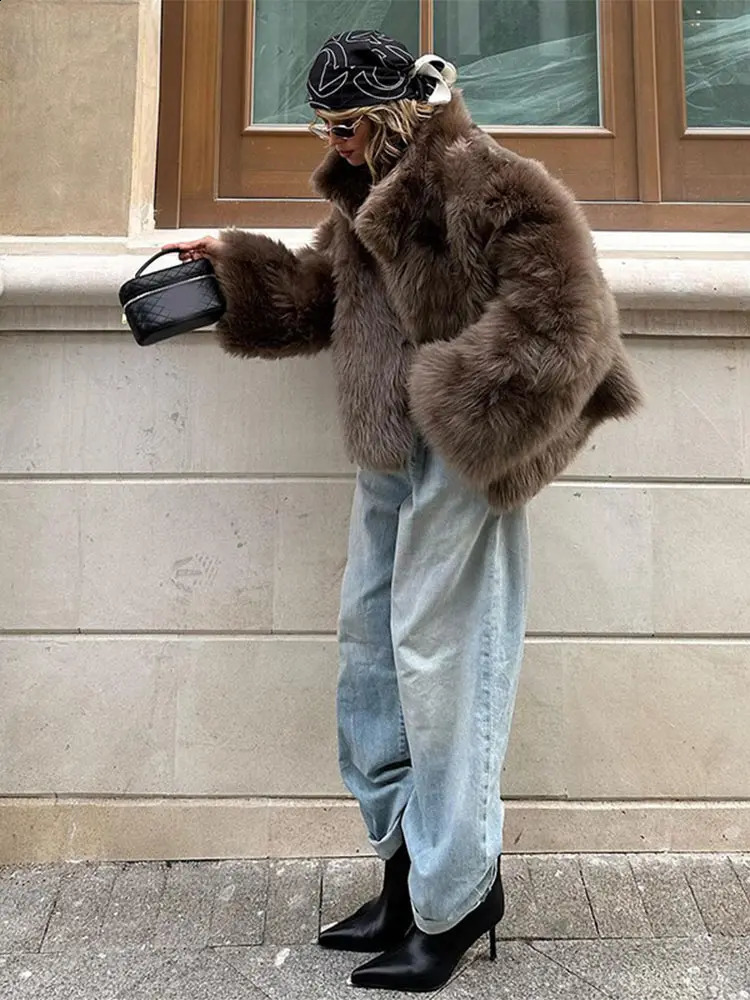 Lapel Brown Women Short Faux Fur Coat ious Fluffy Long Sleeve Warm Jacket Autumn Winter Lady Solid High Street Outwear 241104