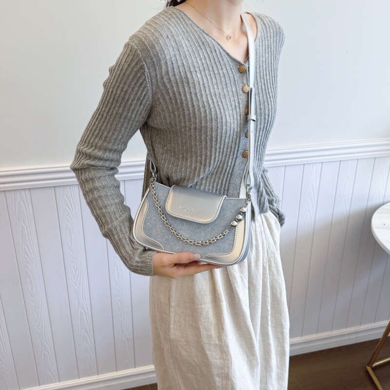 Designer Bag This Year's Popular Bags, 2024 Summer New Single-Shoulder Underarm Bag, Simple Commuter Crossbody Bag Small Square