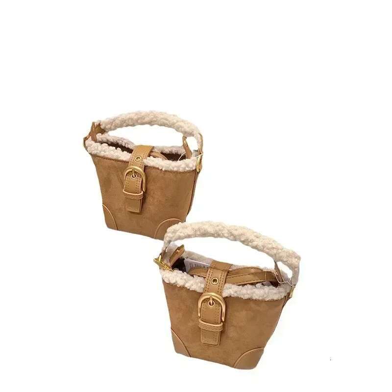Designer Bag Autumn And Winter Single Shoulder Bag For Women's New Casual Retro Plush Bag Versatile, Say He Bag Plush Handheld Crossbody Bag