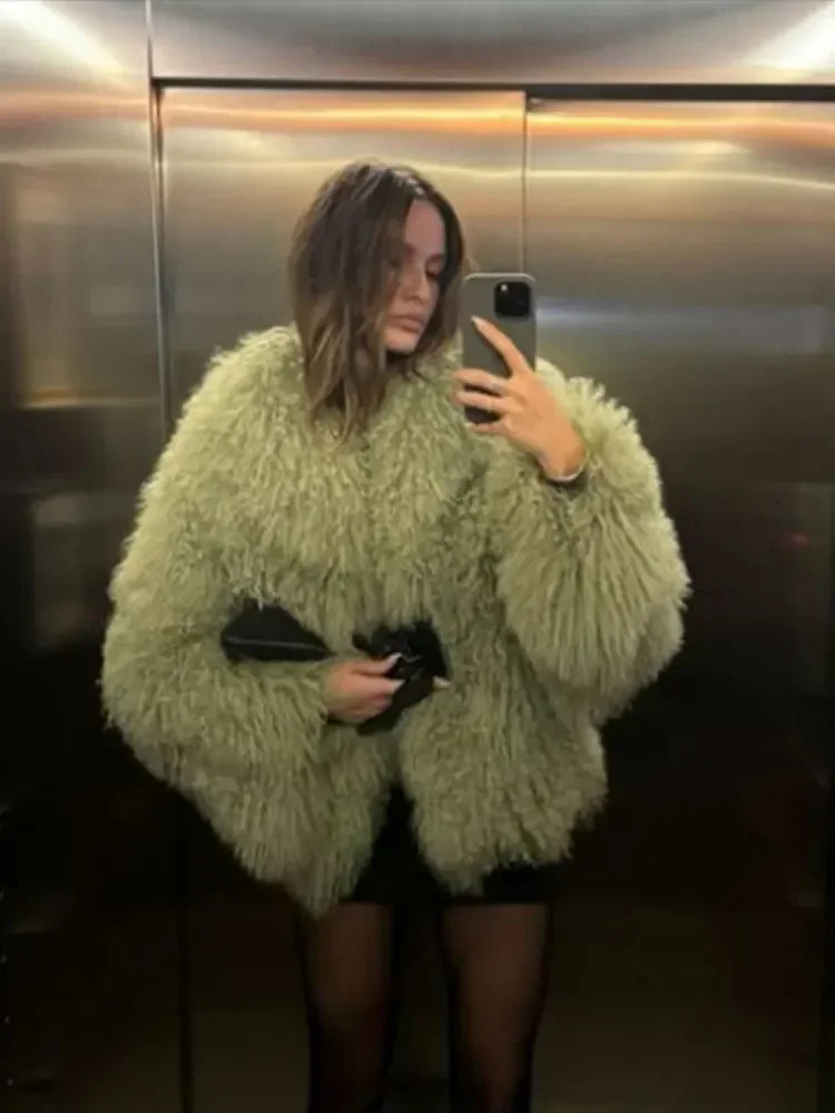 Fashion Green Loose Women Faux Fur Jacket Elegant Stand Neck Full Sleeve Short Thicken Coat Winter Lady Highstreet Outerwear 241104