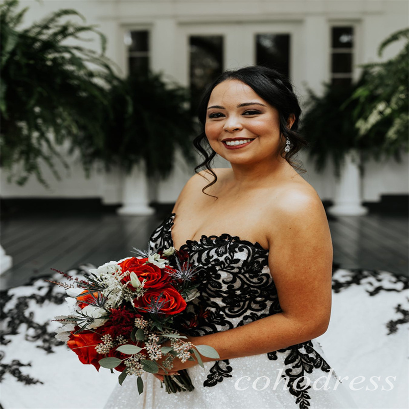 Glitter Gothic Wedding Dresses Black And White Sweetheart A Line Church Country Bridal Gowns Plus Size Appliques Lace Elegant Forest Bride Dress Vesti