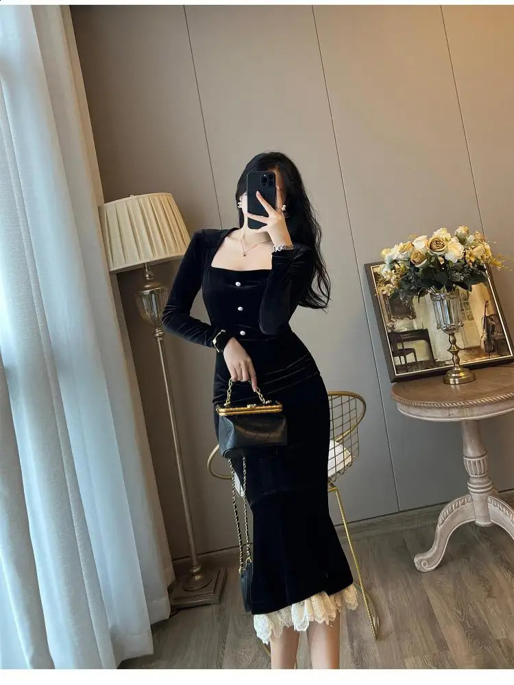 French Black Lace Patchwork Square Neck Wrap Hip Fishtail Dress Autumn Women Vintage Slim Evening Party Velvet Long Dresses 240402