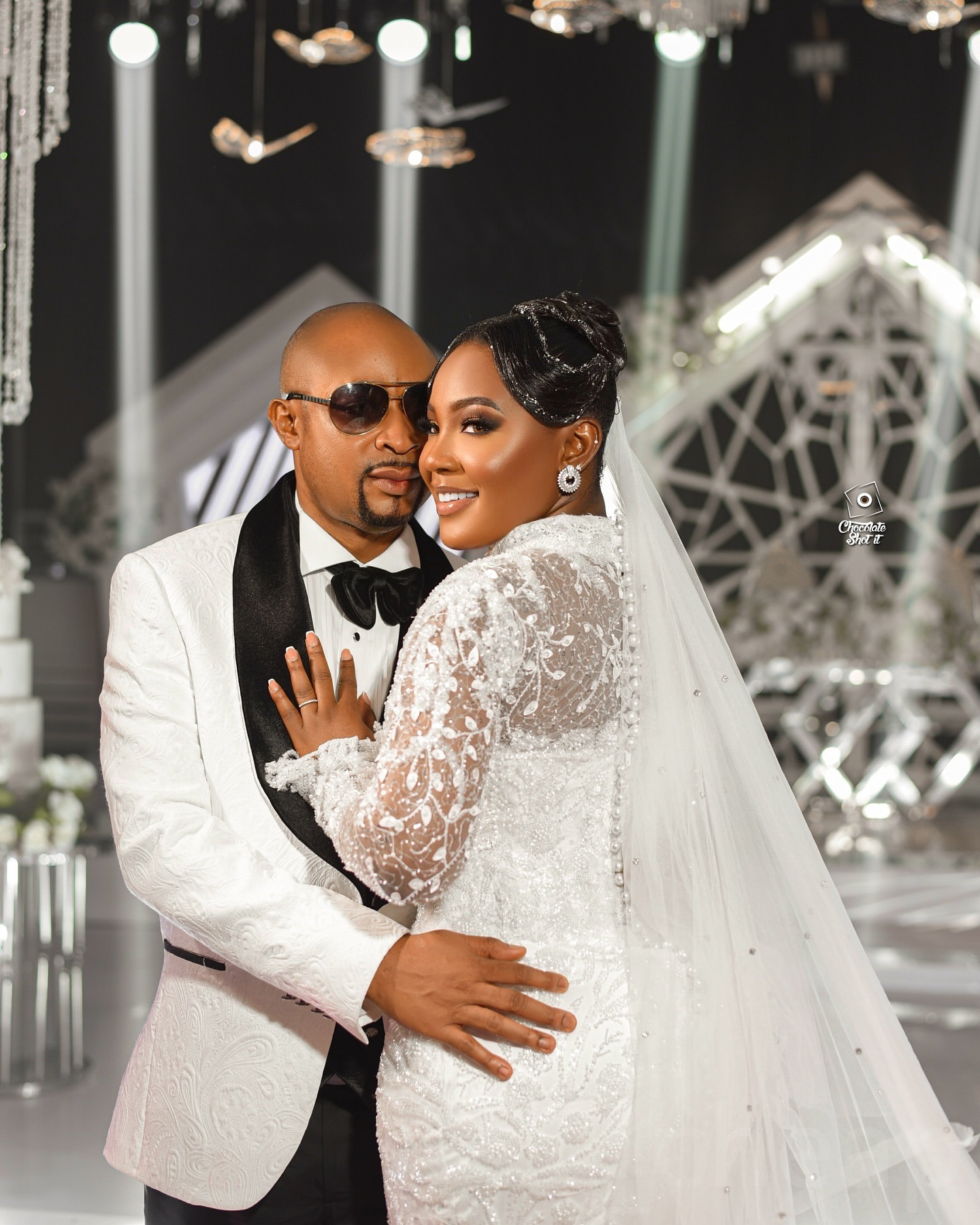 2024 Arabic Aso Ebi Plus Size Off White Mermaid Wedding Dresses Lace Beaded Full Sleeves Vintage Bridal Gowns Dress ZJ0250