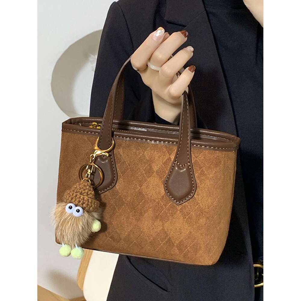 Designer Bag 2024 Premium Matte Handheld Women's Bag Women's Fashion Versatile Retro One Shoulder Crossbody Bag Water Bucket Bag